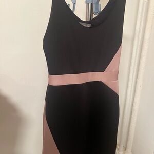Chic Colorblock Midi Dress in Black and Pink